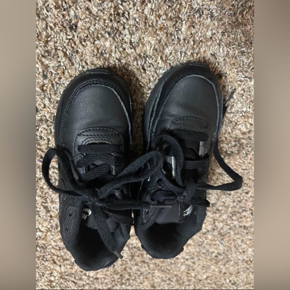 My daughter only wore a few times and didn’t like them 
12c